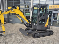Mini-graver / Mini-graafmachine New Holland E26C