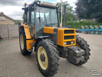 Tractor / Trekker Renault 80-14