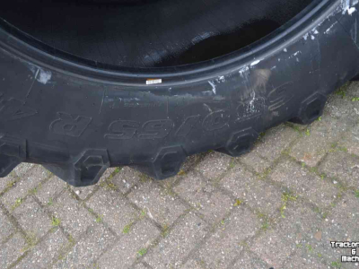 Wielen, Banden, Velgen & Afstandsringen Trelleborg 650/65r42 tm 800
