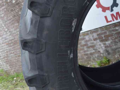Wielen, Banden, Velgen & Afstandsringen Trelleborg 650/65r42 tm 800