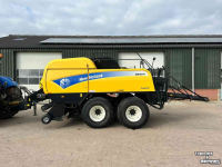 Persen / Balenpers / Pakkenpers New Holland BB 9070 CropCutter Balenpers