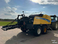 Persen / Balenpers / Pakkenpers New Holland BB 9070 CropCutter Balenpers