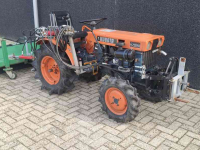 Compact tractor Kubota B7000