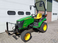 Traktoren John Deere 2026R Compacttractor/smalspoor/tuinbouw/minitractor
