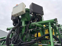 Getrokken Veldspuit John Deere 840 Veldspuit